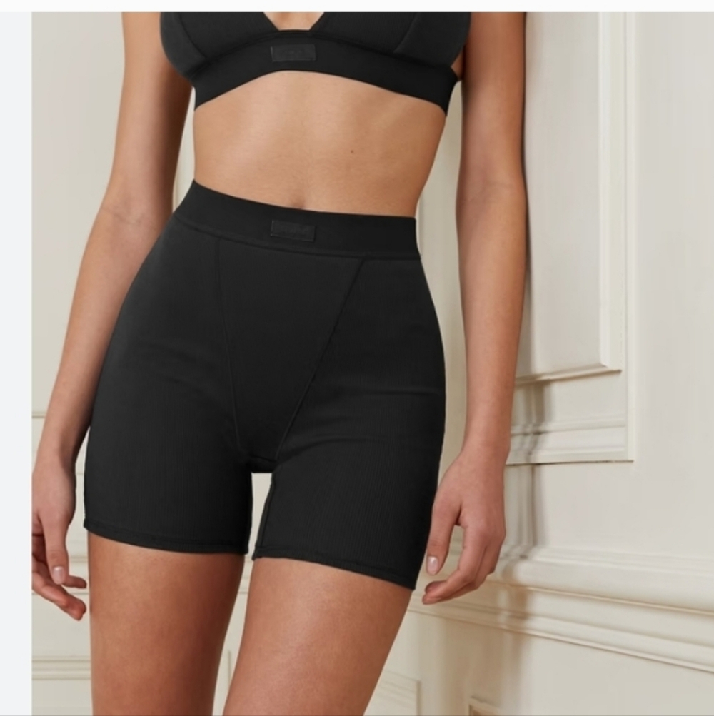 NWT SKIMS RINNED KNIT GIRLFRIEND BOXER SHORT ONYX BLACK 2X